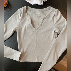Hollister Women's Gray Long Sleeve Top cropped